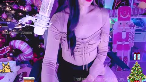 Snapshot of asuka_langleysoryu chatting on 01.01.25 Bonnie online show from 01.01.25