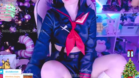 Snapshot of asuka_langleysoryu chatting on 01.04.25 Bonnie online show from 01.04.25