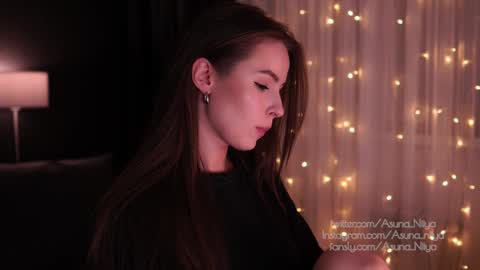 Asuna Niiya - online show from 12.29.24