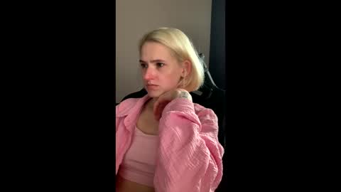 Snapshot of asya_new chatting on 09.17.25 asya_new online show from 09.17.25