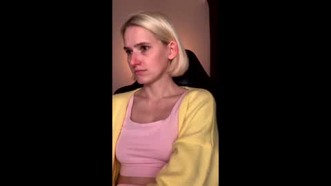 Snapshot of asya_new chatting on 09.25.25 asya_new online show from 09.25.25