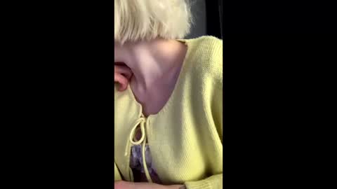 Snapshot of asya_new chatting on 10.22.25 asya_new online show from 10.22.25