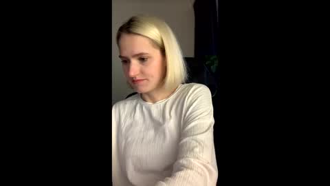 Snapshot of asya_new chatting on 10.29.25 asya_new online show from 10.29.25