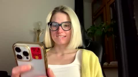 Snapshot of asya_new chatting on 11.10.25 asya_new online show from 11.10.25