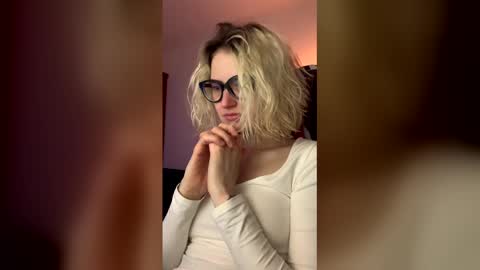 Snapshot of asya_new chatting on 12.20.25 asya_new online show from 12.20.25