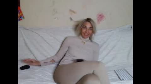 Snapshot of asyalu chatting on 10.02.25 AsyaLu online show from 10.02.25