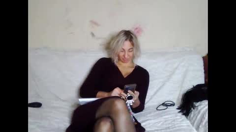 Snapshot of asyalu chatting on 10.18.25 AsyaLu online show from 10.18.25