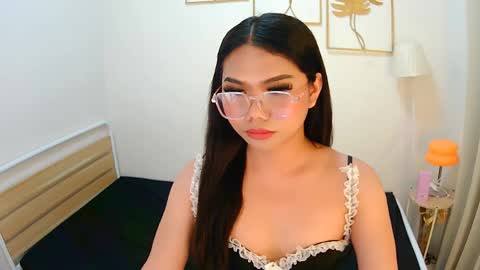 atashakendall online show from 04.29.26