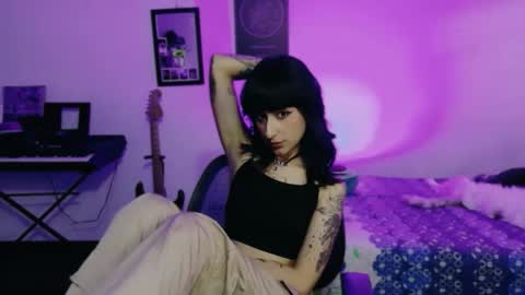 Snapshot of atenea_dragon__ chatting on 03.16.26 Atenea online show from 03.16.26