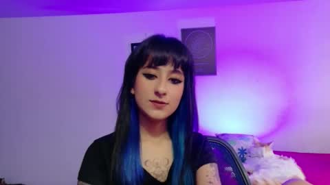 Snapshot of atenea_dragon__ chatting on 04.15.26 Atenea online show from 04.15.26