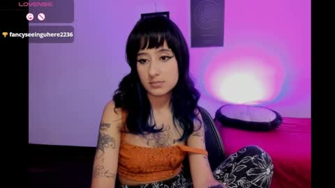 Snapshot of atenea_dragon__ chatting on 04.20.26 Atenea online show from 04.20.26