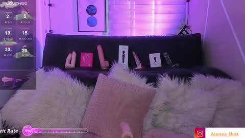 Snapshot of atenea_klett_ chatting on 04.13.26 ATENEA online show from 04.13.26