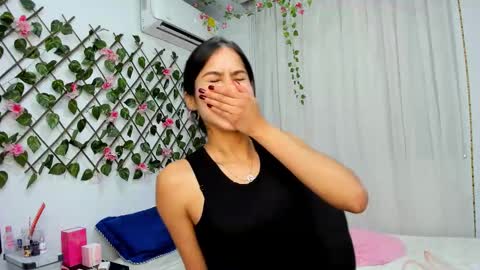 Snapshot of atenea_kros chatting on 03.26.26 Atenea online show from 03.26.26