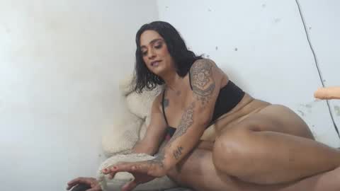 Snapshot of atenea_queen chatting on 04.01.26 atenea online show from 04.01.26