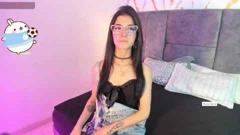 Snapshot of atenea_velle chatting on 06.17.26 atenea velle online show from 06.17.26