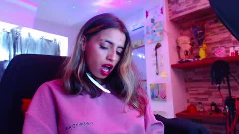 Atenea online show from 02.20.25