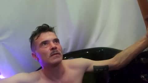 jonnyandrew online show from 10.21.25