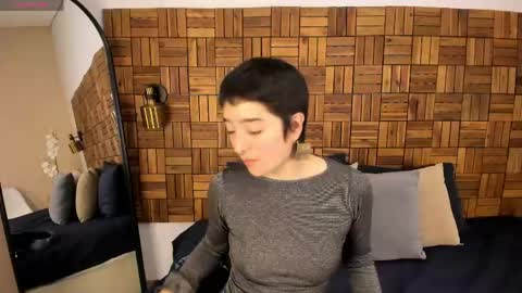Snapshot of atheena__ chatting on 06.08.26 Athenea online show from 06.08.26