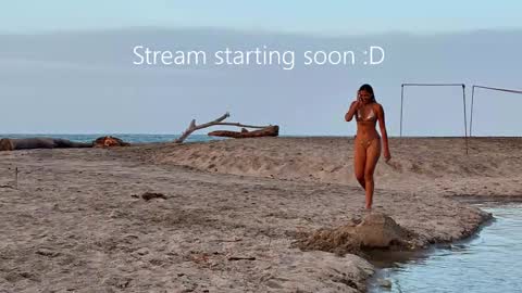 Snapshot of athena_makri05 chatting on 09.11.25 ATENEA MAKRI online show from 09.11.25