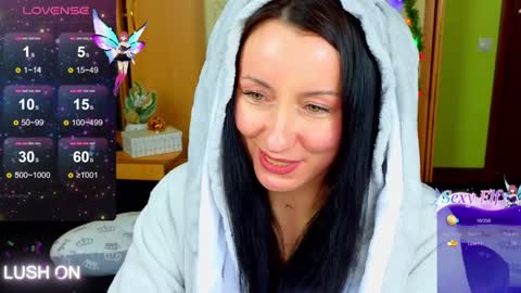 Snapshot of athena_starry chatting on 01.01.25 athena starry online show from 01.01.25