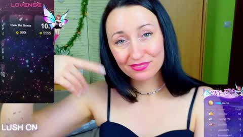 Snapshot of athena_starry chatting on 01.05.25 athena starry online show from 01.05.25