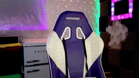 Athena Autumn online show from 02.05.26