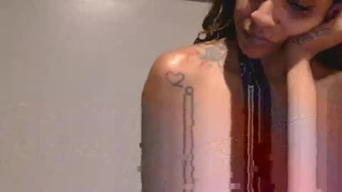 Snapshot of atirahcali chatting on 09.11.25 AtirahCali online show from 09.11.25