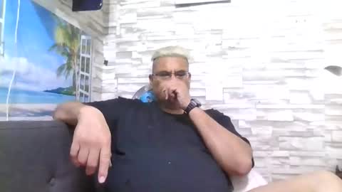 Snapshot of atr2424293280 chatting on 11.26.25 A online show from 11.26.25