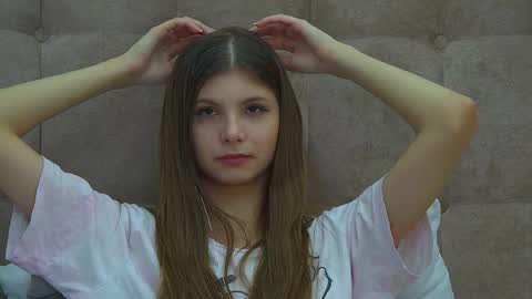 Snapshot of audreybarlow chatting on 02.08.25 Audrey online show from 02.08.25