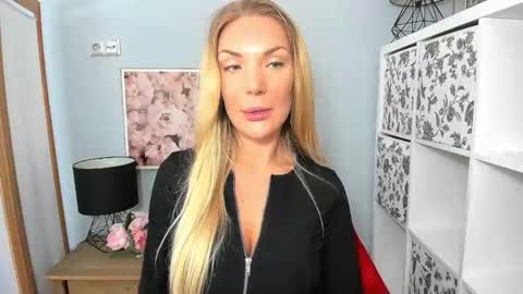 Snapshot of aullorasensual chatting on 01.22.25 AulloraSensual online show from 01.22.25