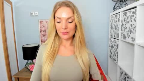 Snapshot of aullorasensual chatting on 01.27.25 AulloraSensual online show from 01.27.25