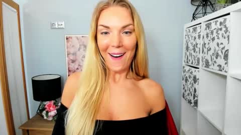 Snapshot of aullorasensual chatting on 02.06.25 AulloraSensual online show from 02.06.25