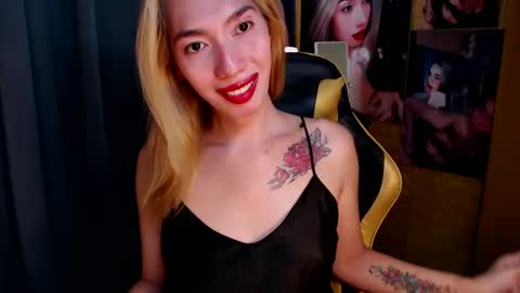 Miss awra online show from 02.04.25