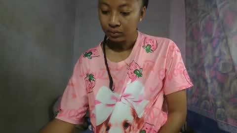 Snapshot of aurelie08 chatting on 05.19.26 aurelie08 online show from 05.19.26