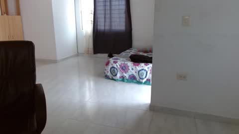 Snapshot of aureliv1 chatting on 10.12.25 Aureliano online show from 10.12.25