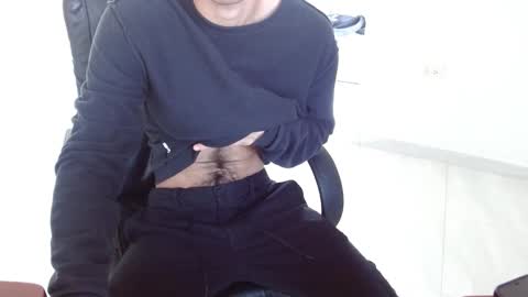 Snapshot of aureliv1 chatting on 10.19.25 Aureliano online show from 10.19.25