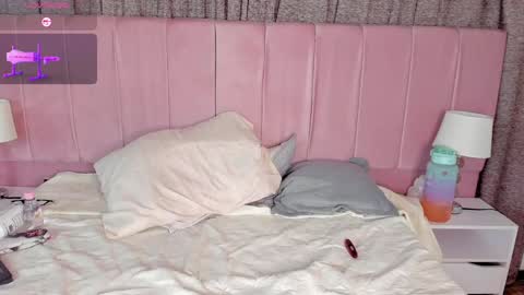 aurora_divine online show from 01.04.25