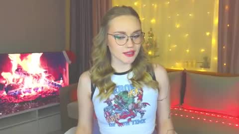 Snapshot of aurora_golden chatting on 01.24.25 Kate online show from 01.24.25