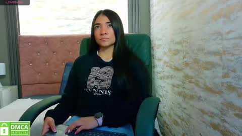 Aurora online show from 09.12.25