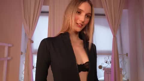 Aurora online show from 09.28.25