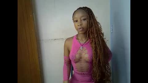 Snapshot of aurorabarbie chatting on 11.09.25 Aurora online show from 11.09.25