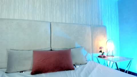 ...  ... online show from 01.08.25