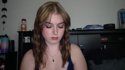 Snapshot of auroralightz1 chatting on 12.02.25 auroralightz1 online show from 12.02.25