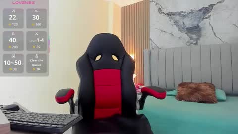 Snapshot of auroramartin2 chatting on 11.06.25 auroramartin2 online show from 11.06.25