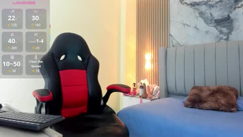 Snapshot of auroramartin2 chatting on 11.26.25 auroramartin2 online show from 11.26.25