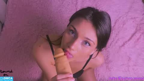 Snapshot of auroravoice chatting on 09.26.25 Aurora Voice online show from 09.26.25