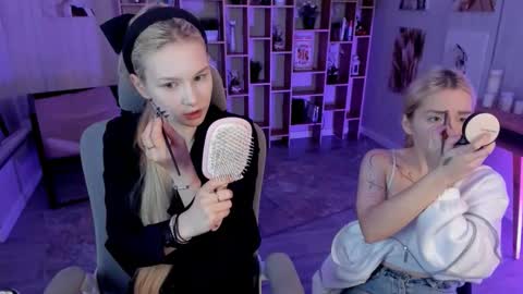 aurorawrenfield online show from 09.20.25