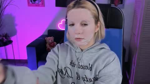 aurorawrenfield online show from 01.16.26