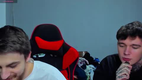 Snapshot of austen_milker chatting on 12.12.24 Austen online show from 12.12.24