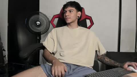 Snapshot of austin_falcon chatting on 02.14.25 Austin online show from 02.14.25